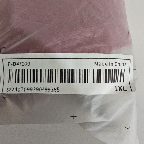 SHEIN Curve Vibrant Red Top - Picture 7 of 8